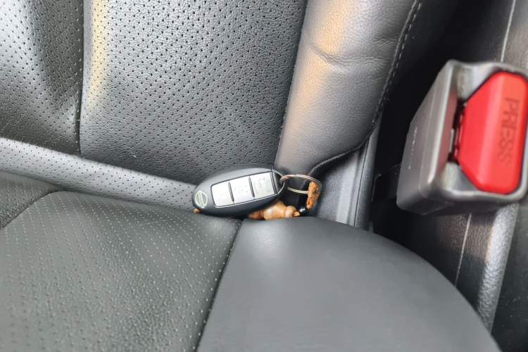 Used Nissan Sylphy 2019 1.6XV CVT Smart Connect Luxury Edition China VI Standard Vehicle Key