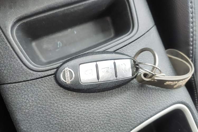 Used Nissan Sylphy 2019 1.6XV CVT Smart Connect Luxury Edition China VI Standard Vehicle Key