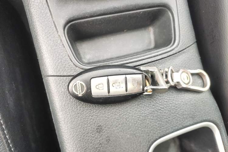 Used Nissan Sylphy 2019 1.6XV CVT Smart Connect Luxury Edition China VI Standard Vehicle Key