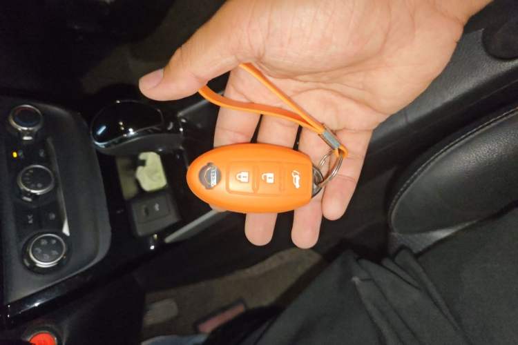 Used Nissan Sylphy 2019 1.6XV CVT Smart Connect Luxury Edition China V Standard Vehicle Key