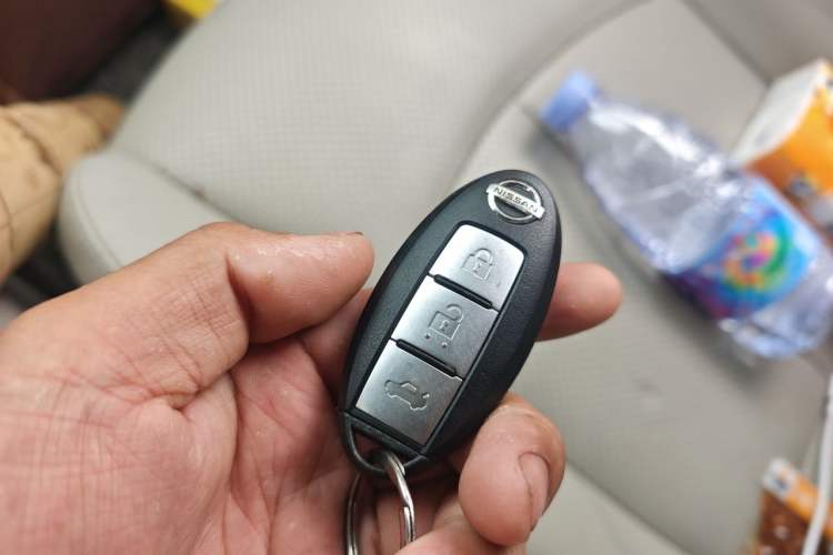 Used Nissan Sylphy 2019 1.6XV CVT Smart Connect Luxury Edition China V Standard Vehicle Key