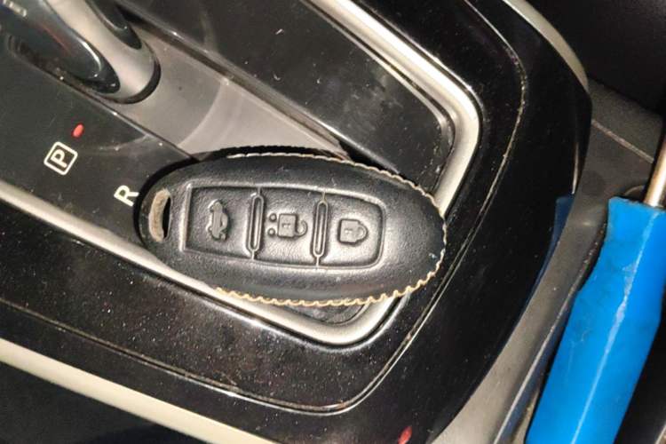 Used Nissan Sylphy 2019 1.6XV CVT Smart Connect Luxury Edition China VI Standard Vehicle Key