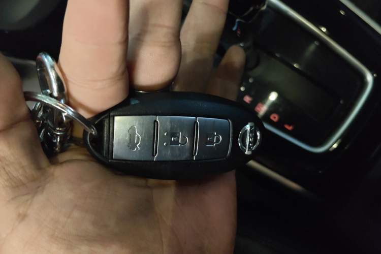 Used Nissan Sylphy 2019 1.6XV CVT Smart Connect Luxury Edition China VI Standard Vehicle Key