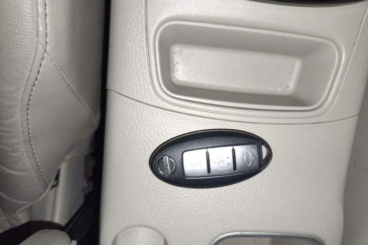 Used Nissan Sylphy 2019 1.6XV CVT Smart Connect Luxury Edition China VI Standard Vehicle Key