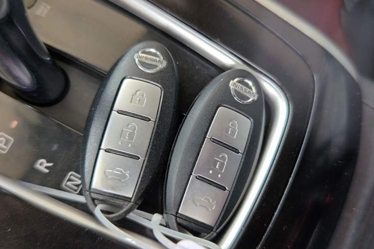 Used Nissan Sylphy 2019 1.6XV CVT Smart Connect Luxury Edition China VI Standard Vehicle Key