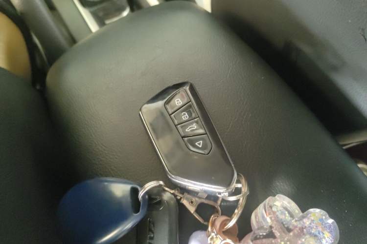 Used Nissan Sylphy 2019 1.6XV CVT Smart Connect Luxury Edition China V Standard Vehicle Key