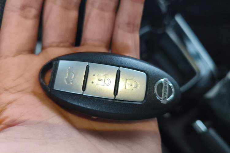 Used Nissan Sylphy 2019 1.6XV CVT Smart Connect Luxury Edition China VI Standard Vehicle Key