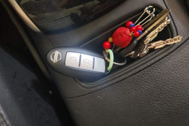 Used Nissan Sylphy 2019 1.6XV CVT Smart Connect Luxury Edition China VI Standard Vehicle Key