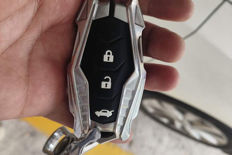 Used Nissan Sylphy 2019 1.6XV CVT Smart Connect Luxury Edition China VI Standard Vehicle Key