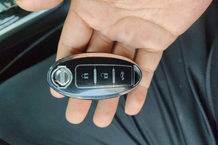 Used Nissan Sylphy 2019 1.6XV CVT Smart Connect Luxury Edition China V Standard Vehicle Key