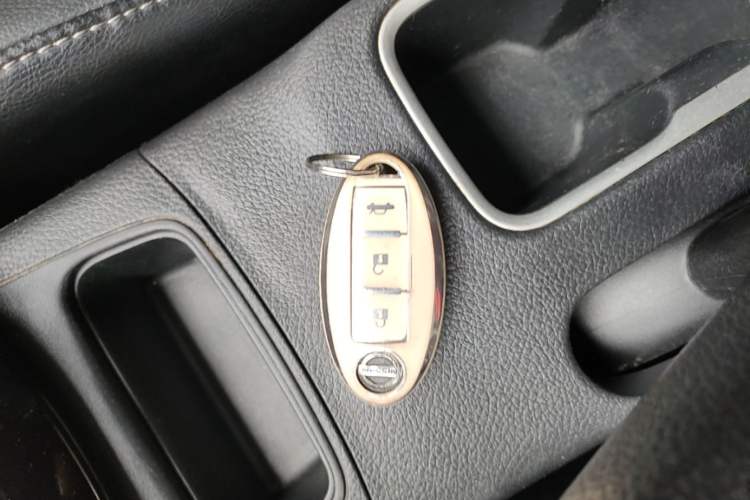 Used Nissan Sylphy 2019 1.6XV CVT Smart Connect Luxury Edition China VI Standard Vehicle Key