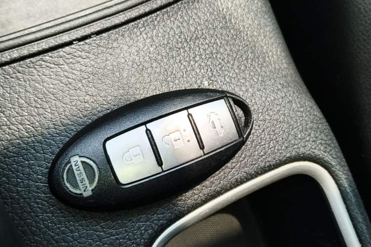 Used Nissan Sylphy 2019 1.6XV CVT Smart Connect Luxury Edition China VI Standard Vehicle Key