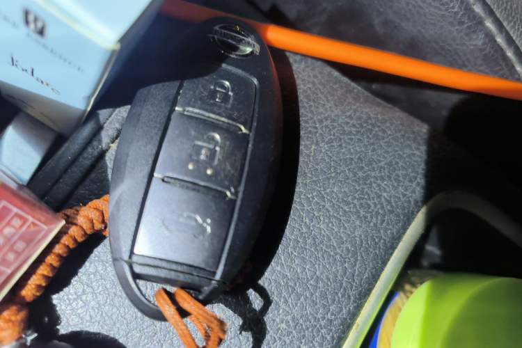 Used Nissan Sylphy 2019 1.6XV CVT Smart Connect Luxury Edition China VI Standard Vehicle Key
