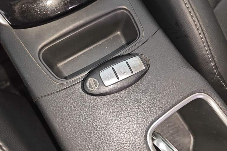 Used Nissan Sylphy 2019 1.6XV CVT Smart Connect Luxury Edition China VI Standard Vehicle Key