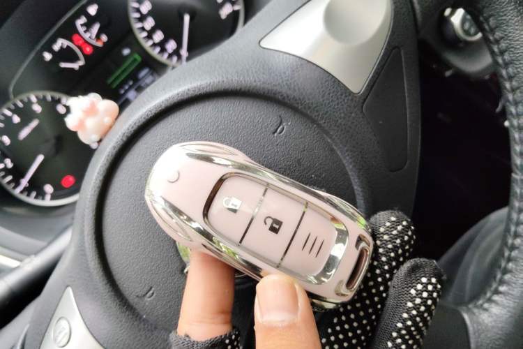 Used Nissan Sylphy 2019 1.6XV CVT Smart Connect Luxury Edition China VI Standard Vehicle Key