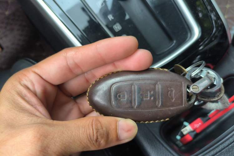 Used Nissan Sylphy 2019 1.6XV CVT Smart Connect Luxury Edition China VI Standard Vehicle Key