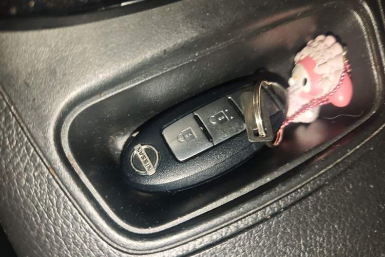 Used Nissan Sylphy 2019 1.6XV CVT Smart Connect Luxury Edition China V Standard Vehicle Key