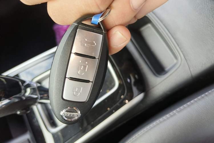 Used Nissan Sylphy 2019 1.6XV CVT Smart Connect Luxury Edition China VI Standard Vehicle Key