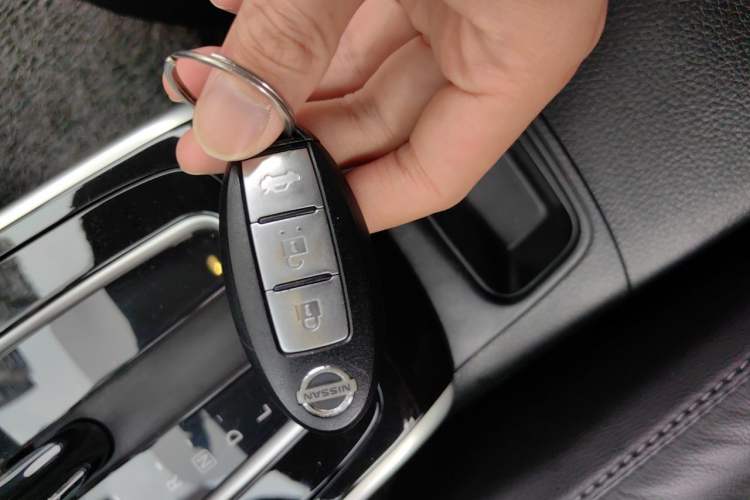 Used Nissan Sylphy 2019 1.6XV CVT Smart Connect Luxury Edition China V Standard Vehicle Key