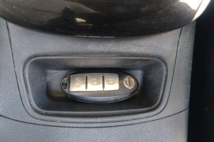 Used Nissan Sylphy 2019 1.6XV CVT Smart Connect Luxury Edition China V Standard Vehicle Key