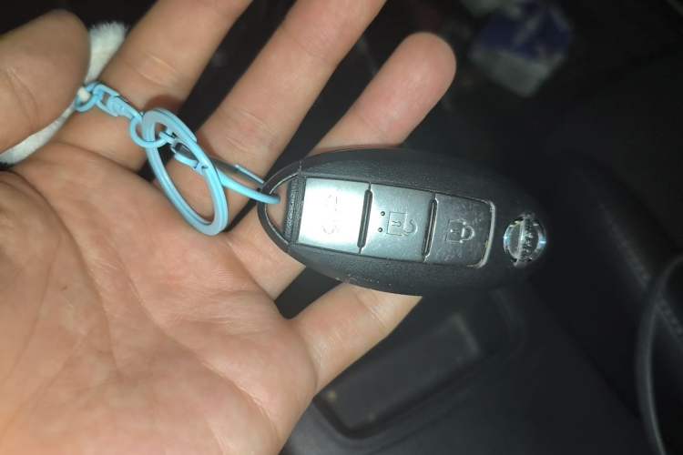Used Nissan Sylphy 2019 1.6XV CVT Smart Connect Luxury Edition China V Standard Vehicle Key
