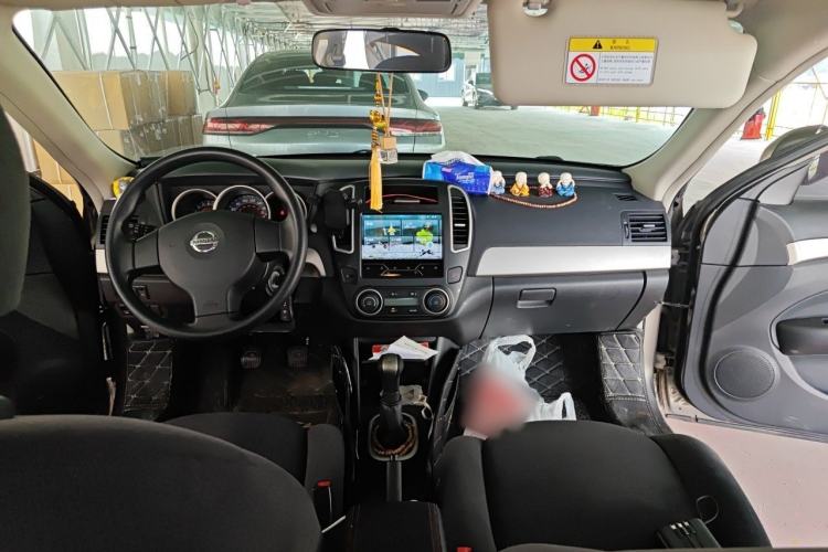 Used Nissan Sylphy 2019 Classic 1.6XE+ Manual SmartConnect Leading Edition Center Console