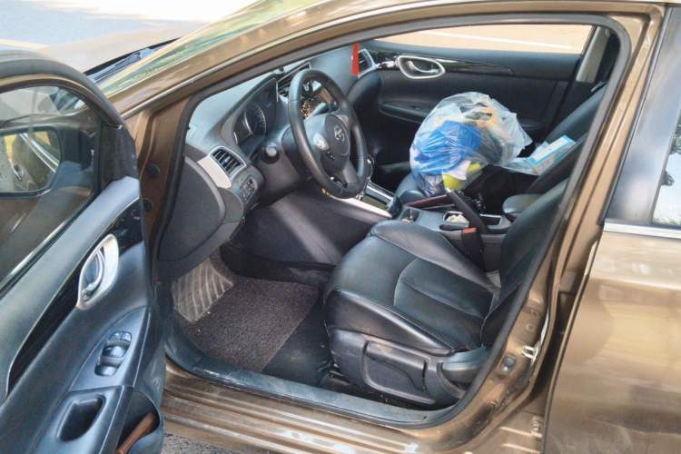 Used Nissan Sylphy 2019 1.6XV CVT Smart Connect Luxury Edition China V Standard Driver Seat