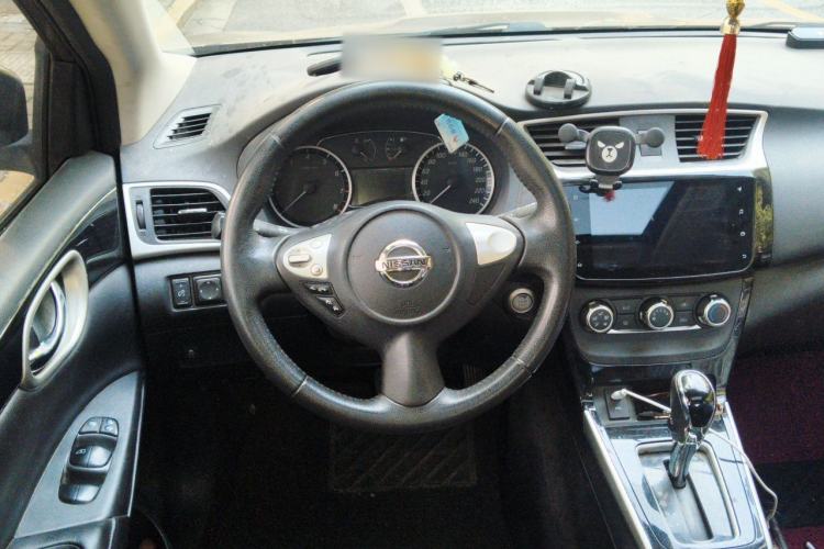 Used Nissan Sylphy 2019 1.6XV CVT Smart Connect Luxury Edition China V Standard Steering Wheel