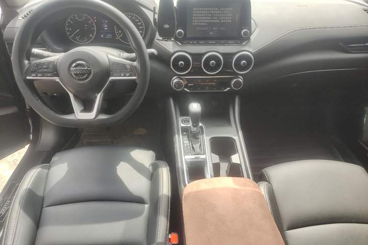 Used Nissan Sylphy 2020 1.6L XL CVT Enjoyment Edition Center Console