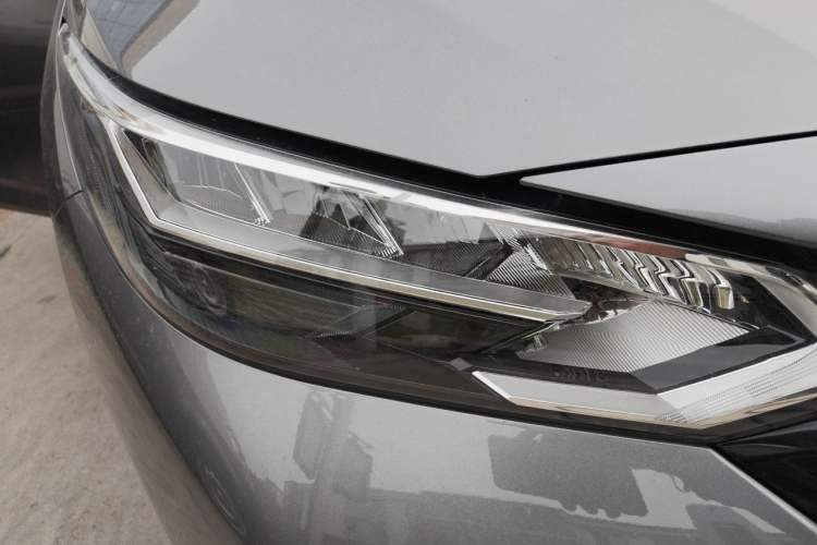 Used Nissan Sylphy 2020 Revised Version 1.6L XL CVT Smart Enjoyment Edition Right Front Headlight