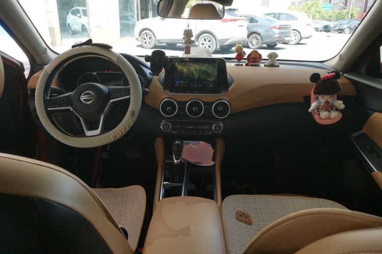 Used Nissan Sylphy 2020 Revised 1.6L TOP CVT Luxury Edition Center Console