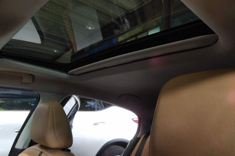 Used Nissan Sylphy 2020 Revised 1.6L TOP CVT Luxury Edition Headliner