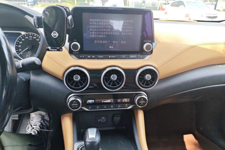 Used Nissan Sylphy 2020 1.6L TOP CVT Luxury Edition Audio And AC Panel