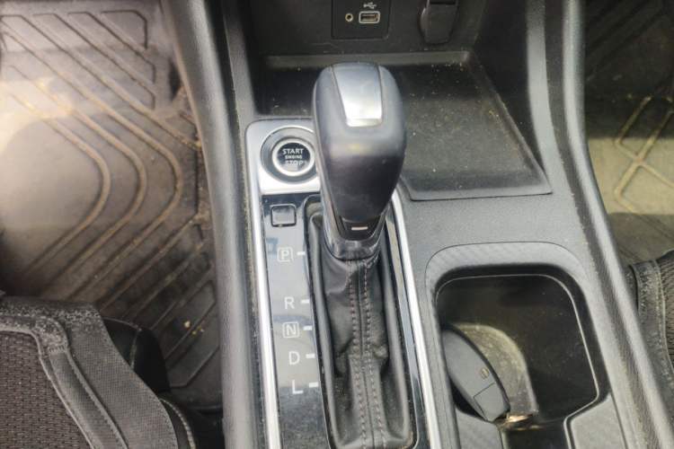 Used Nissan Sylphy 2020 Revised 1.6L XL CVT Enjoyment Edition Gear Lever