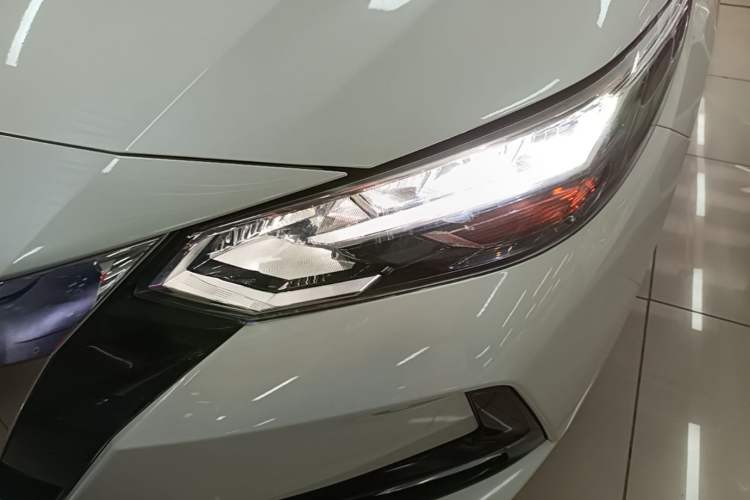 Used Nissan Sylphy 2020 Revised Version 1.6L XL CVT Smart Enjoyment Edition Left Front Headlight