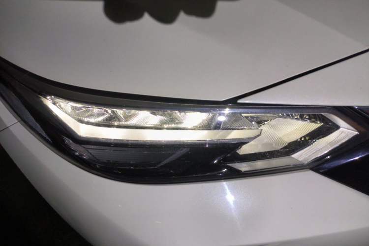 Used Nissan Sylphy 2020 Revised 1.6L XL CVT Enjoyment Edition Right Front Headlight