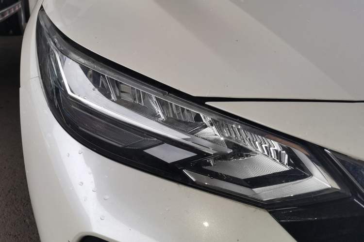 Used Nissan Sylphy 2020 1.6L XL CVT Smart Enjoyment Edition Right Front Headlight