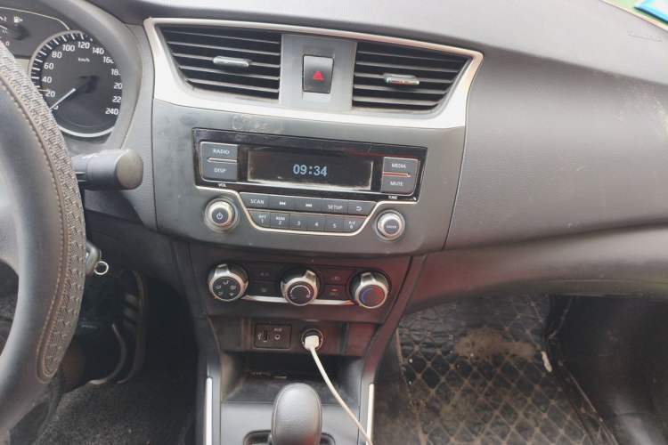 Used Nissan Sylphy 2021 Classic 1.6XE CVT Comfort Edition Audio And AC Panel