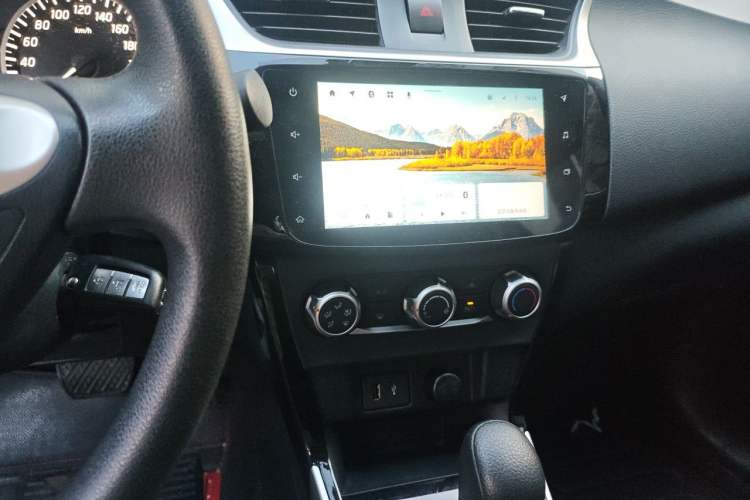 Used Nissan Sylphy 2021 Classic 1.6XL CVT Luxury Edition Audio And AC Panel