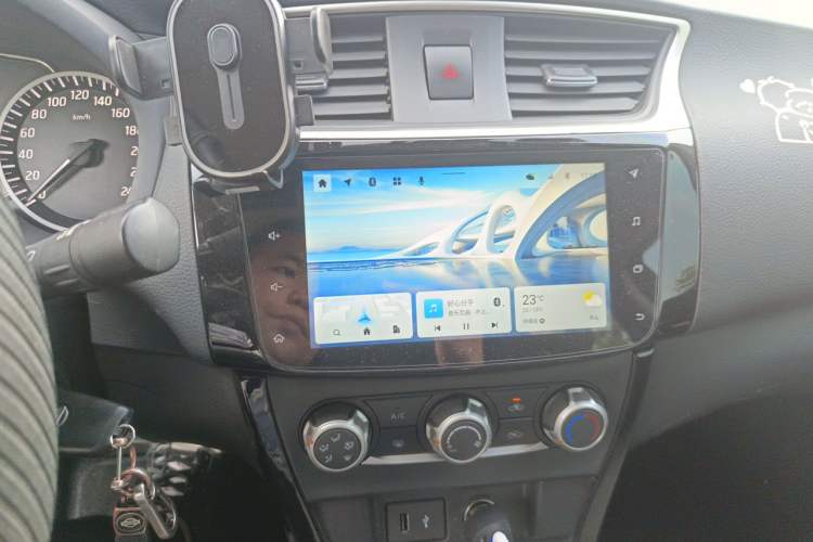 Used Nissan Sylphy 2021 Classic 1.6XL CVT Luxury Edition Audio And AC Panel