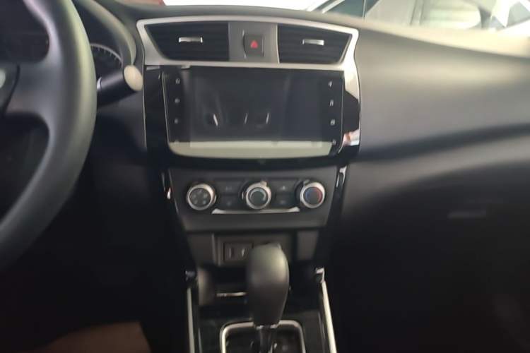 Used Nissan Sylphy 2021 Classic 1.6XL CVT Luxury Edition Audio And AC Panel