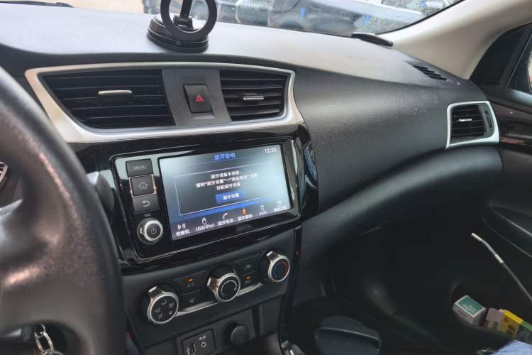 Used Nissan Sylphy 2021 Classic 1.6XL Manual Luxury Edition Audio And AC Panel