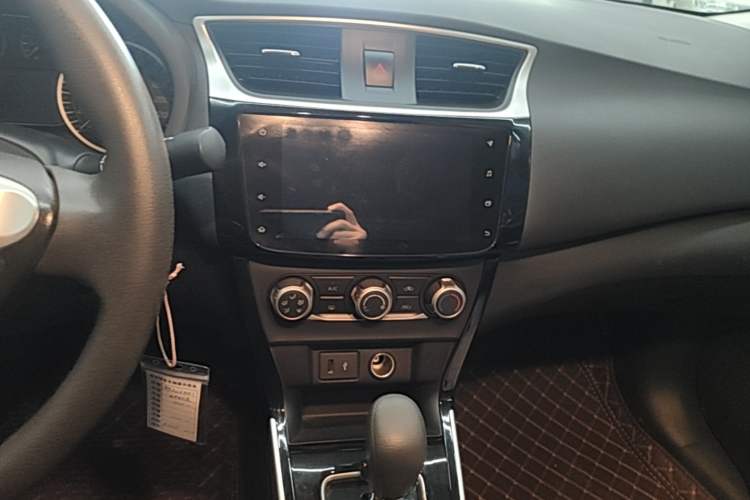 Used Nissan Sylphy 2021 Classic 1.6XL CVT Luxury Edition Audio And AC Panel