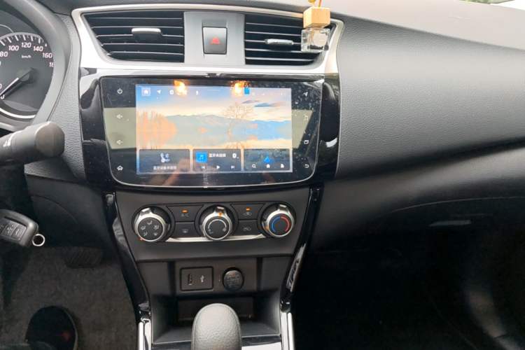 Used Nissan Sylphy 2021 Classic 1.6XL CVT Luxury Edition Audio And AC Panel