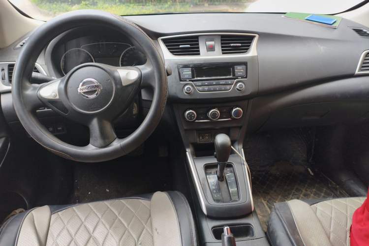 Used Nissan Sylphy 2021 Classic 1.6XE CVT Comfort Edition Center Console