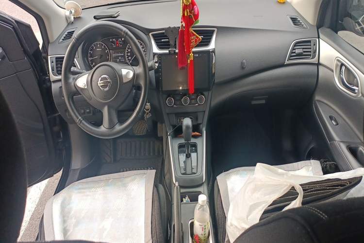 Used Nissan Sylphy 2021 Classic 1.6XE CVT Comfort Edition Center Console