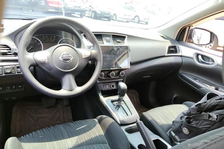 Used Nissan Sylphy 2021 Classic 1.6XE CVT Comfort Edition Center Console
