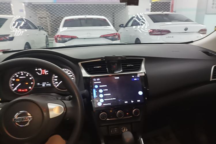 Used Nissan Sylphy 2021 Classic 1.6XE CVT Comfort Edition Center Console