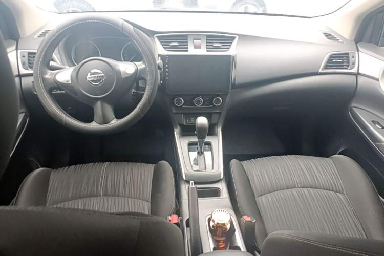 Used Nissan Sylphy 2021 Classic 1.6XE CVT Comfort Edition Center Console
