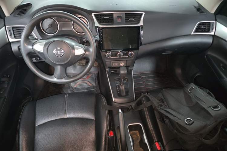 Used Nissan Sylphy 2021 Classic 1.6XE CVT Comfort Edition Center Console